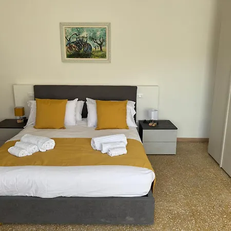 Nyaraló Elettra Pisa